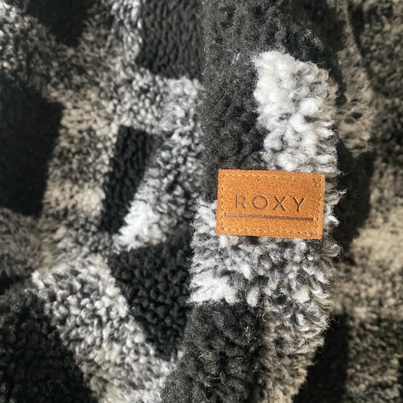 Roxy Plaid Sherpa Jacket - Picture 11 of 11